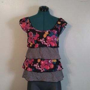 No Boundaries Shirt Size M (7/9).